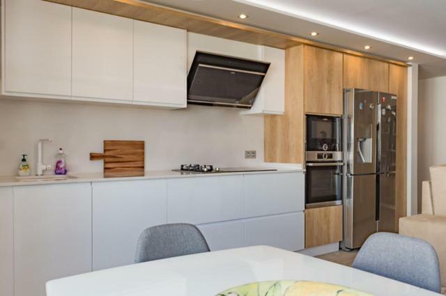 Bonito En Primera Linea Playa Appartement Marbella